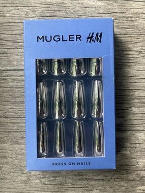 MUGLER x H&M Silver Chrome Press-On Nails